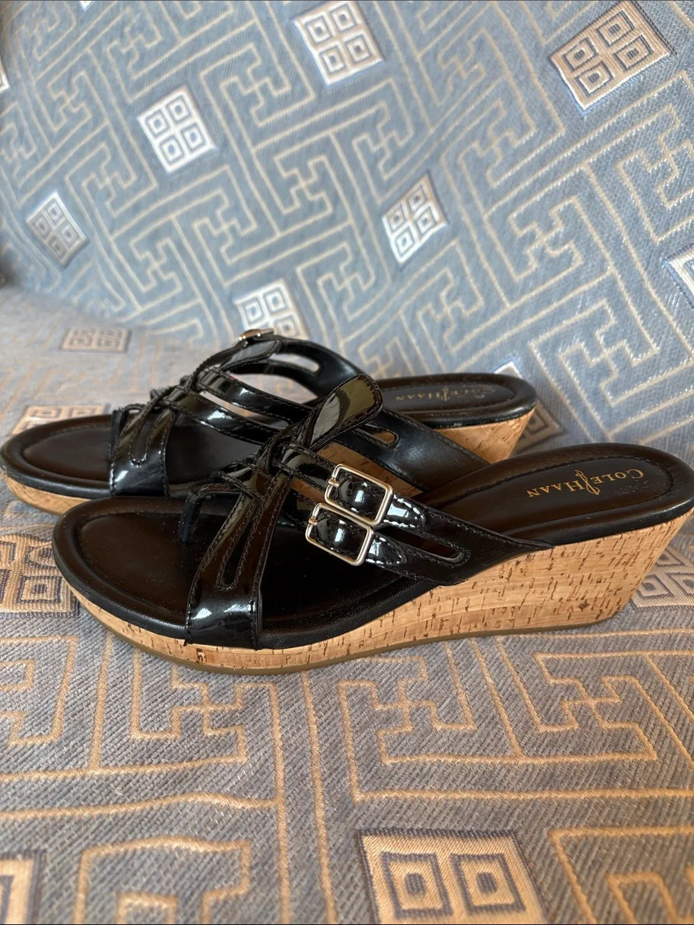 Cole Haan women’s Corby Thong II Black Patent Cork Wedge Sandals slip on 7.5B